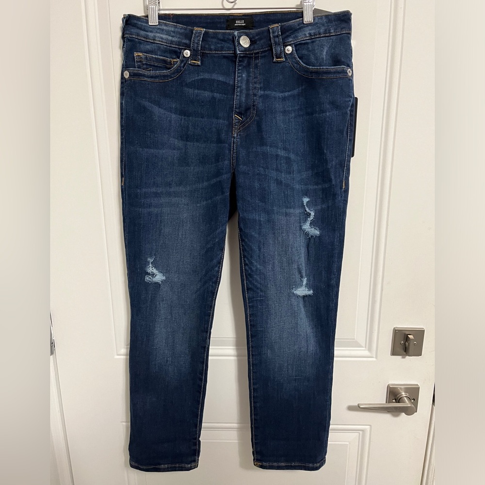NWT - True Religion Women’s Halle  Distressed Capri Jeans - Size 32